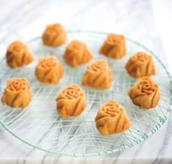 Nordic Ware Rose Bud Pan, 6 Cakelets, Toffee -Nordic Ware 41C6v0DXHvL