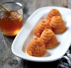 Nordic Ware Beehive Cakelets Pan, One, Gold -Nordic Ware 41TaHQ4hlEL