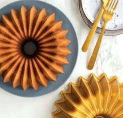 Nordic Ware Brilliance Bundt Pan Gold -Nordic Ware 5107xLMkDrL