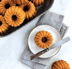 Nordic Ware Platinum Collection Anniversary Bundtlette Pan 12 Nordic Ware Platinum Collection Anniversary Bundtlette Pan -Nordic Ware 51OoiBKHlAL