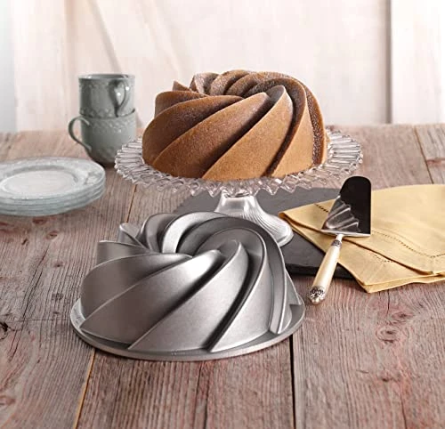 Nordic Ware Platinum Collection Heritage Bundt Pan 5 Nordic Ware Platinum Collection Heritage Bundt Pan - Image 5