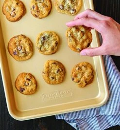 Nordic Ware Turals Nonstick Quarter Sheet, 2-Pack 6 Nordic Ware Turals Nonstick Quarter Sheet, 2-Pack -Nordic Ware 51iFmaPJj7L