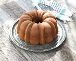 Nordic Ware Anniversary Bundt 12 Cup, Gold -Nordic Ware 51k82lk9NvL