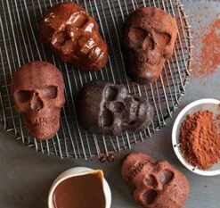 Nordic Ware Skull Cakelet Halloween Bakeware, Haunted Pan, Bronze 15 Nordic Ware Skull Cakelet Halloween Bakeware, Haunted Pan, Bronze -Nordic Ware 51l9xeySWfL