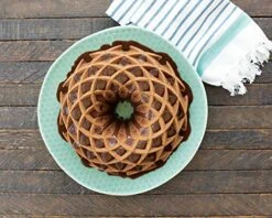 Nordic Ware 00111727 Jubilee Bundt Pan, Metallic, One Size -Nordic Ware 51rOu2TjpsL 1
