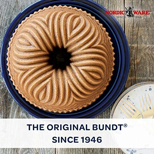 Nordic Ware Bavaria Bundt Pan, 10-Cup, Graphite 2 Nordic Ware Bavaria Bundt Pan, 10-Cup, Graphite - Image 2