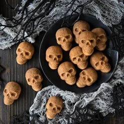 Nordic Ware ,,Haunted Skull Cakelet Pan & Skull Bitelets -Nordic Ware 618q6tk1qjL